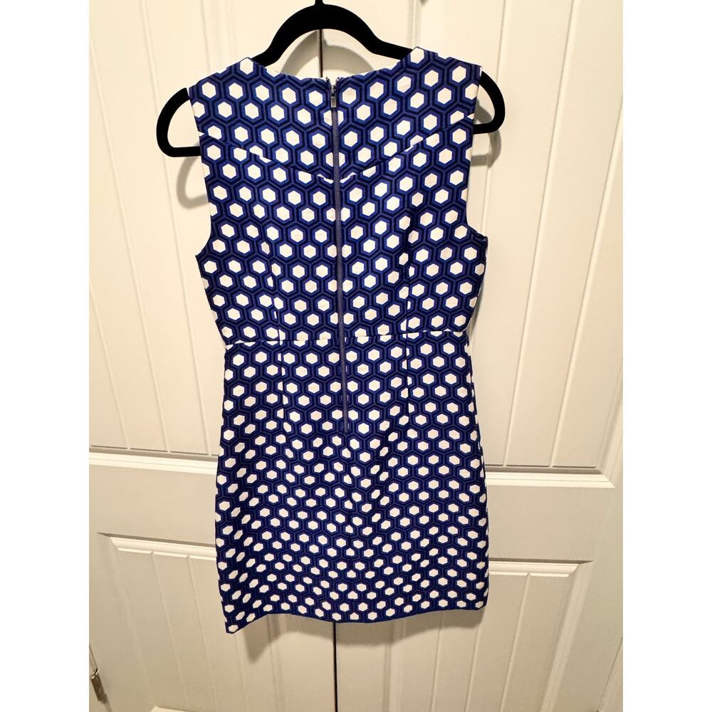 Diane Von Furstenberg "Carrie" Blue & White Hexagon Dress, Size 4 - Picture 4 of 5